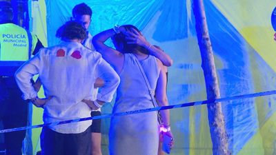 Muere el hombre que se golpeó contra el suelo tras ser agredido por otro después del concierto de Karol G