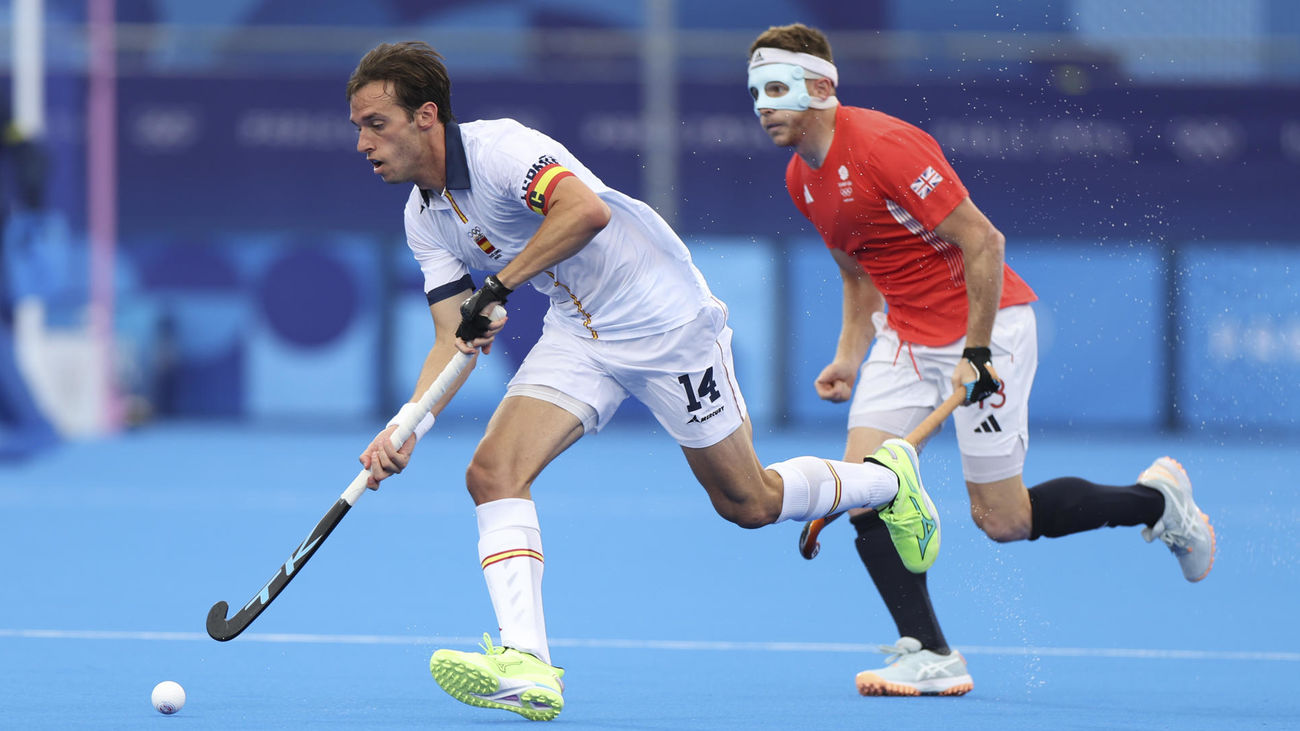 Marc Miralles, se la selección española de hockey, ante Gran Bretaña