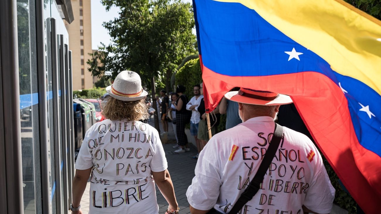 Miles de venezolanos han votado en España en una jornada con aires de cambio