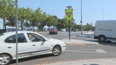 Accidentes, discusiones y peleas: los vecinos denuncian un cruce peligroso en Alcorcón