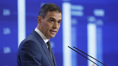 Sánchez defiende la querella contra Peinado  y tacha de "montaje"  que fuera a Moncloa a tomarle declaración