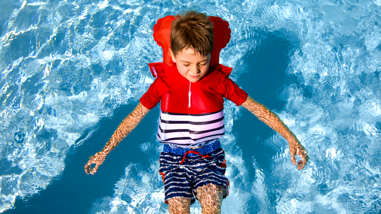 Esta es la camiseta antiahogamiento para niños