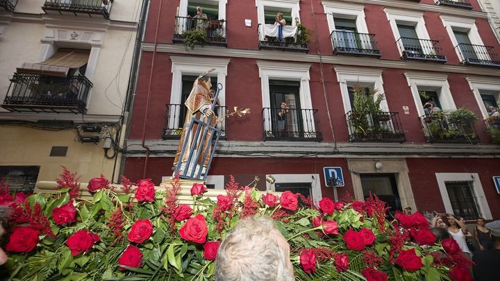 Procesión del santo de San Lorenzo tras una misa solemne / Europa Press