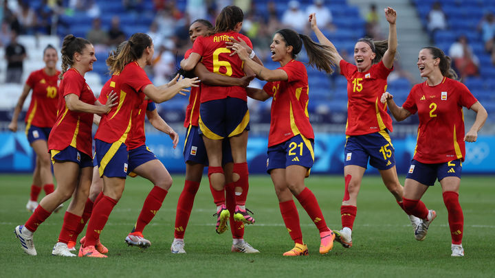 Las jugadoras de España celebran el pase a semifinales / EFE