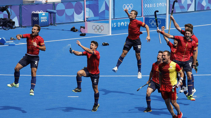 Los jugadores de hockey de España celebran el pase a semifinales de París 2024 / EFE