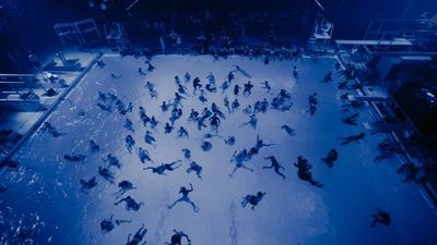 Música bajo el agua: Los Dj Cahen y Saiz actúan  para un público sumergido en Casa de Campo