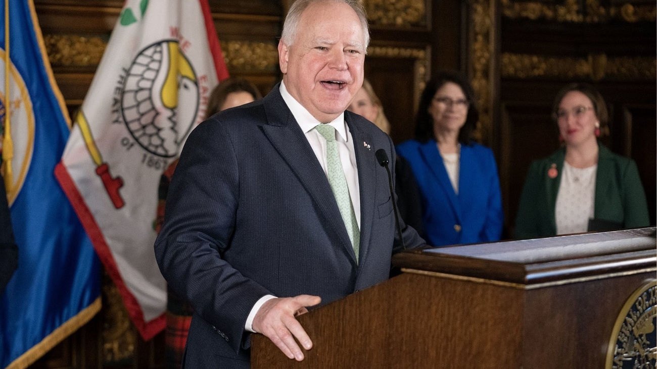 Kamala Harris escoge al gobernador de Minesota, Tim Walz, como su aspirante a vicepresidente