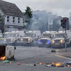 Irlanda del Norte pide ayuda al resto del Reino Unido para afrontar disturbios anti-inmigrantes en Belfast