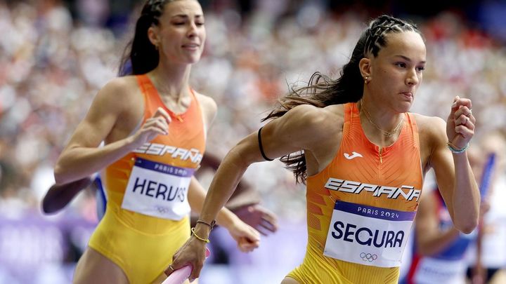 Relevo 4x400 femenino / EFE