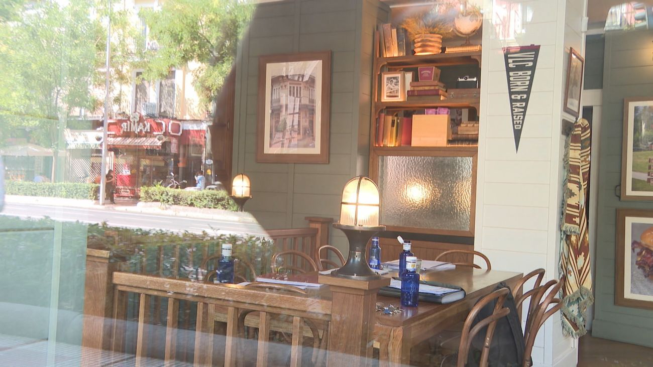 Reabren las hamburgueserías afectadas por un brote de salmonela en Madrid