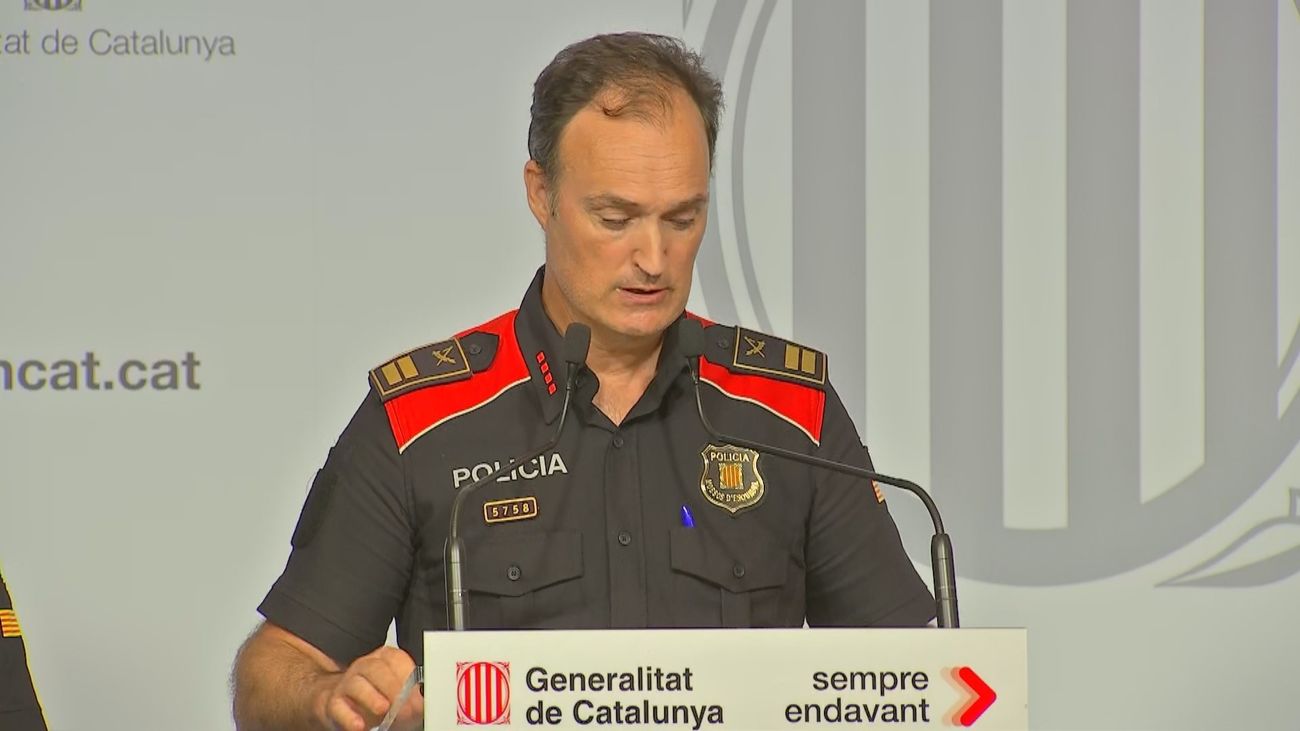 Los Mossos pensaban detener a Puigdemont en la Ciutadella pero un “muro humano” se lo impidió"