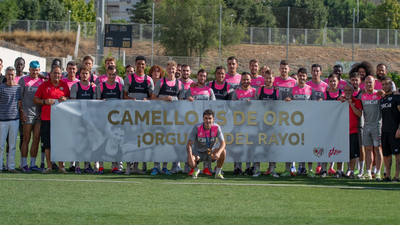 Homenaje a Camello en el Rayo Vallecano: "Eres de oro"