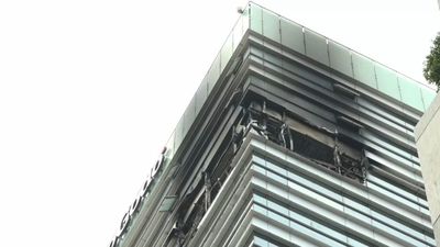 Un incendio ya extinguido afecta de madrugada la Torre Godó de Barcelona