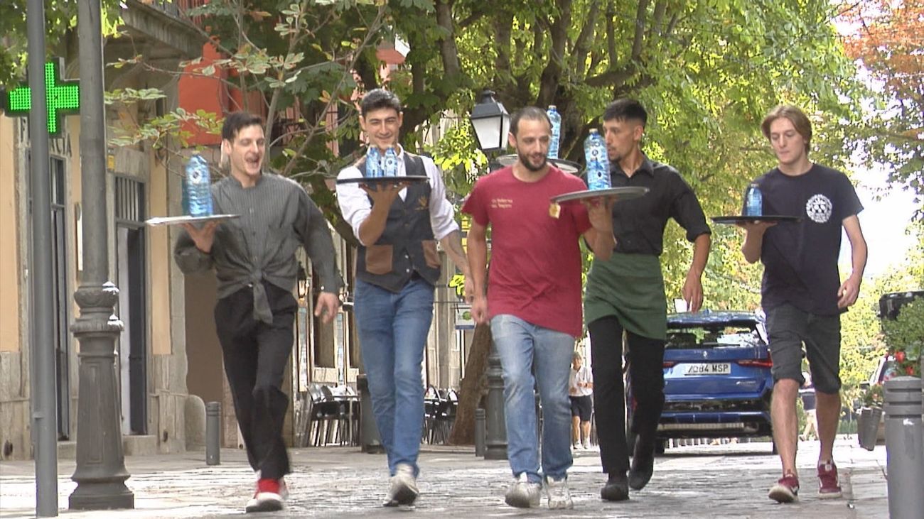 Las Fiestas Patronales de San Lorenzo de El Escorial recuperan la Carrera de Camareros