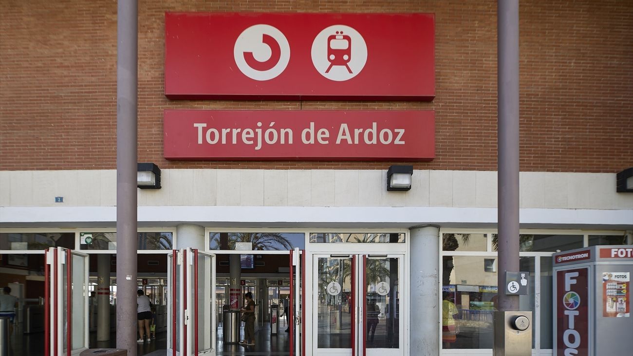 El descarrilamiento de un tren provoca retrasos y cambio en el recorrido en las líneas C2, C7 y C8 de Cercanías Madrid