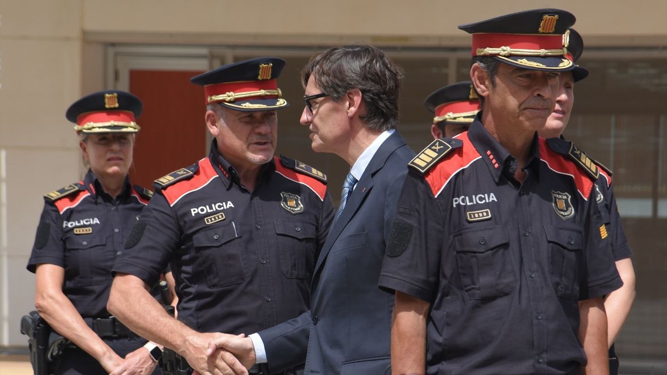 Illa promete que aumentará la plantilla de los Mossos a 22.000 agentes en 2030
