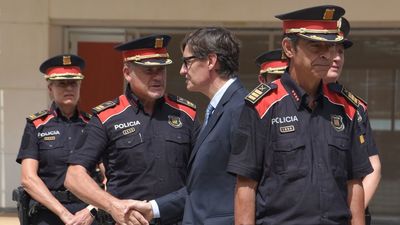 Illa promete que aumentará la plantilla de los Mossos a 22.000 agentes en 2030