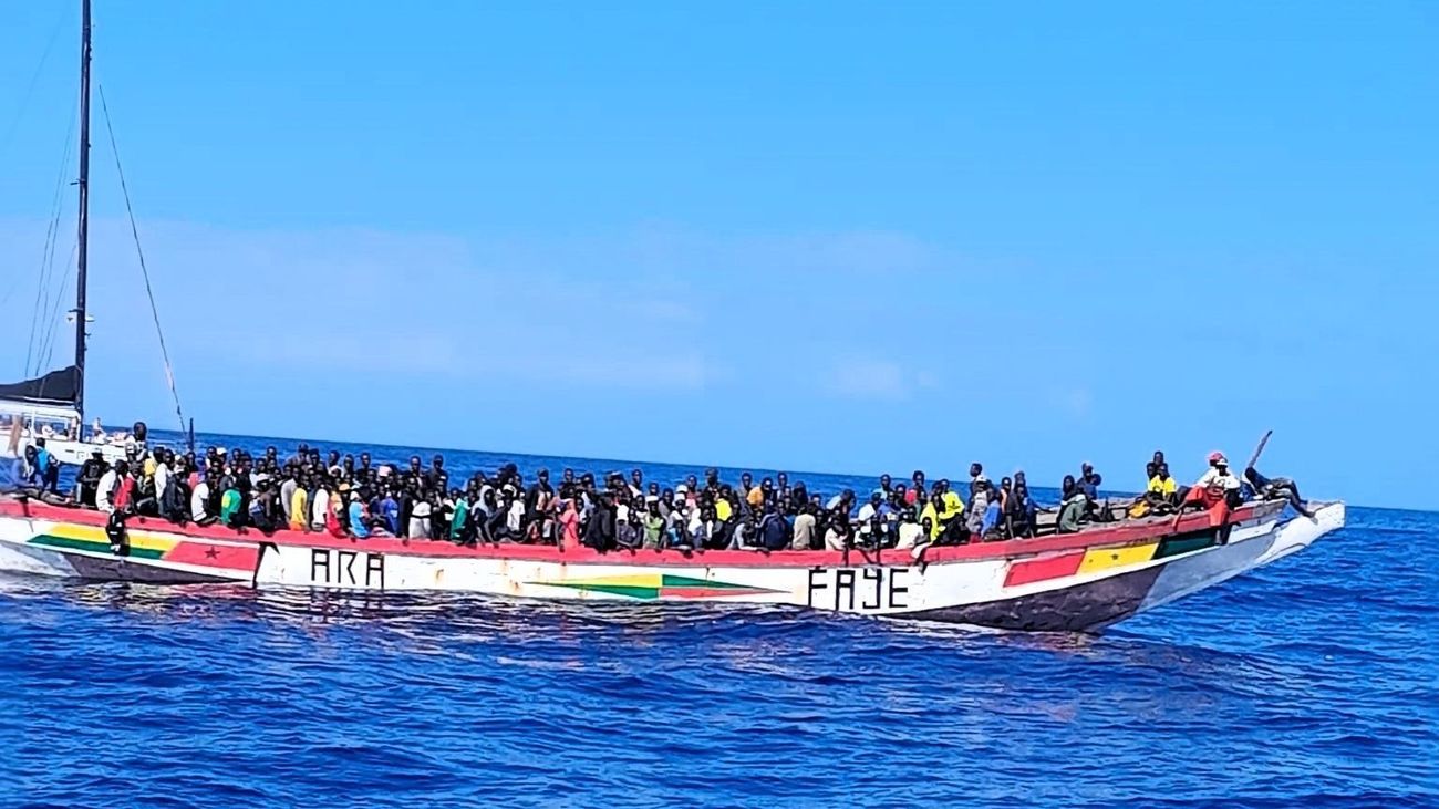 Llega a Tenerife un cayuco con 180 inmigrantes
