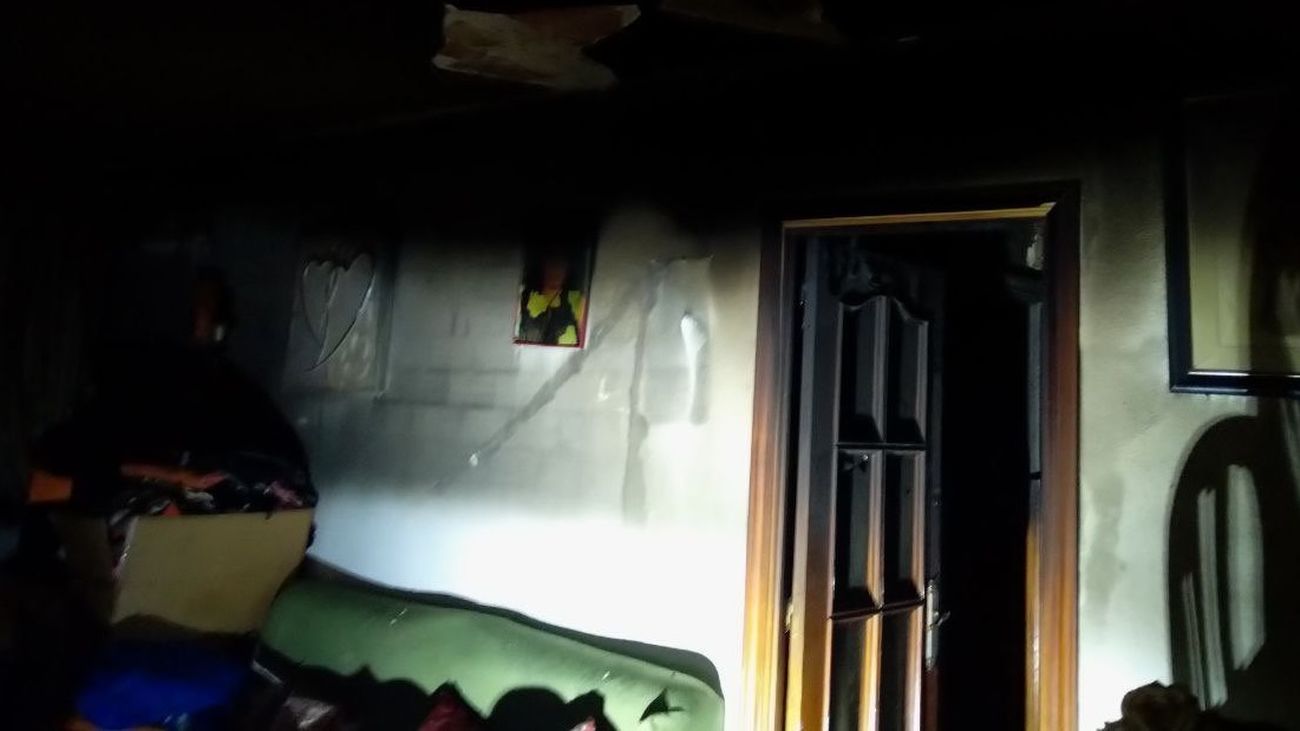 17 intoxicados leves al rociar con alcohol un colchón con chinches en un piso de Móstoles