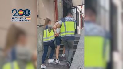 Liberada una mujer y su bebé de cinco meses retenidos por su pareja en Puente de Vallecas