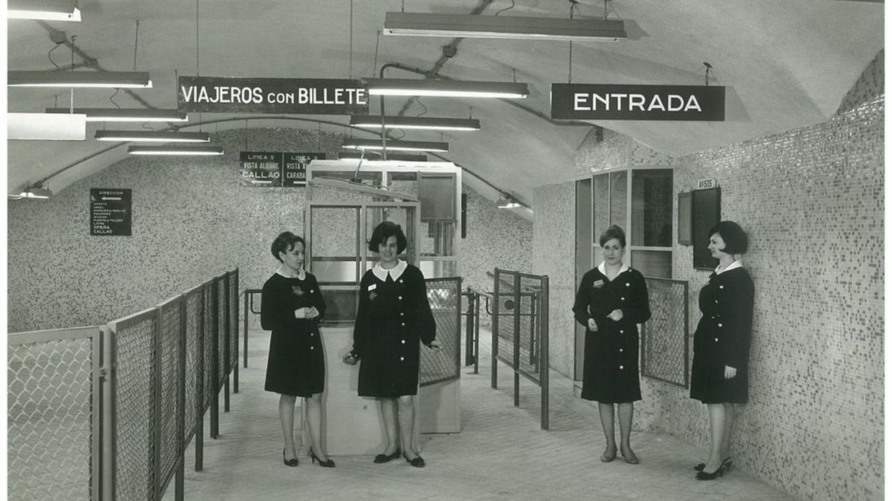 Cuando en las taquillas del Metro de Madrid sólo había mujeres… y no se podían casar