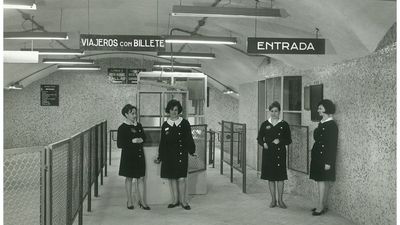 Cuando en las taquillas del Metro de Madrid sólo había mujeres… y no se podían casar