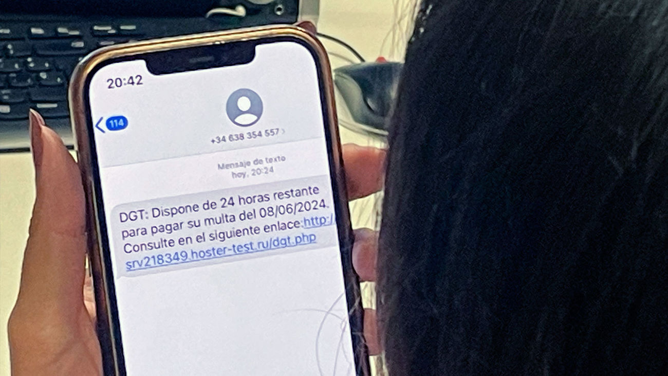 Alertan de una campaña fraudulenta de mensajes que suplantan a la DGT