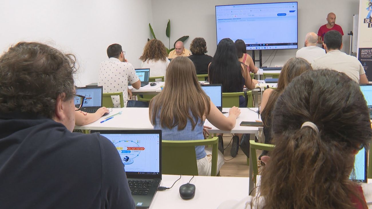 El Plan de Talento Digital de la Comunidad de Madrid ha formado  en competencias tecnológicas  a más de 330 personas