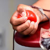 Los hospitales madrileños necesitan urgentemente sangre de los grupos '0+', 'AB-' y 'B-'