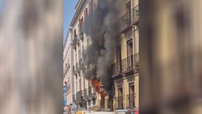 Extinguido el incendio en una vivienda de la calle Mayor de Madrid