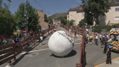 Mataelpino celebra su tradicional 'Boloencierro' con sus fiestas patronales