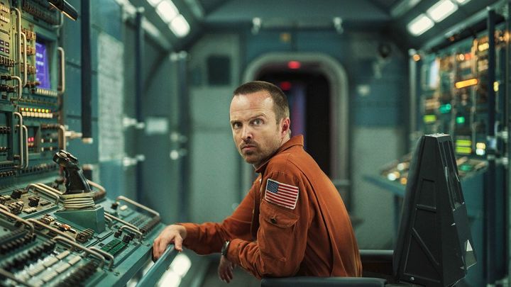 Black Mirror (Netflix) / Netflix, 7 temporadas, 40 episodios aprox.