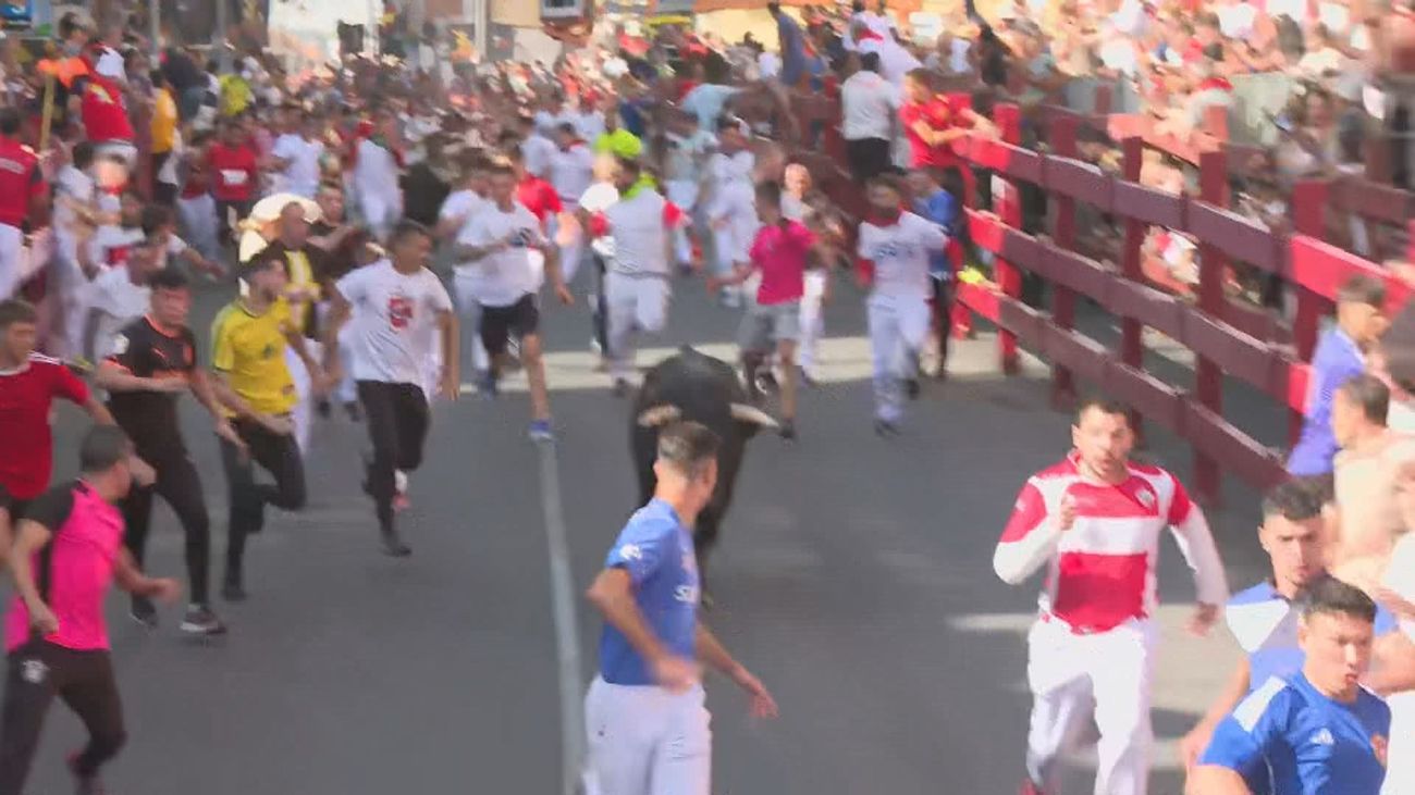 Dos heridos leves en el encierro más multitudinario en el día grande de 'Sanse'