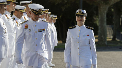 La princesa Leonor llega a la Escuela Naval de Marín y se incorpora como guardiamarina de primero