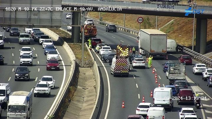 Retenciones tras un choque múltiple en la M-40 / DGT