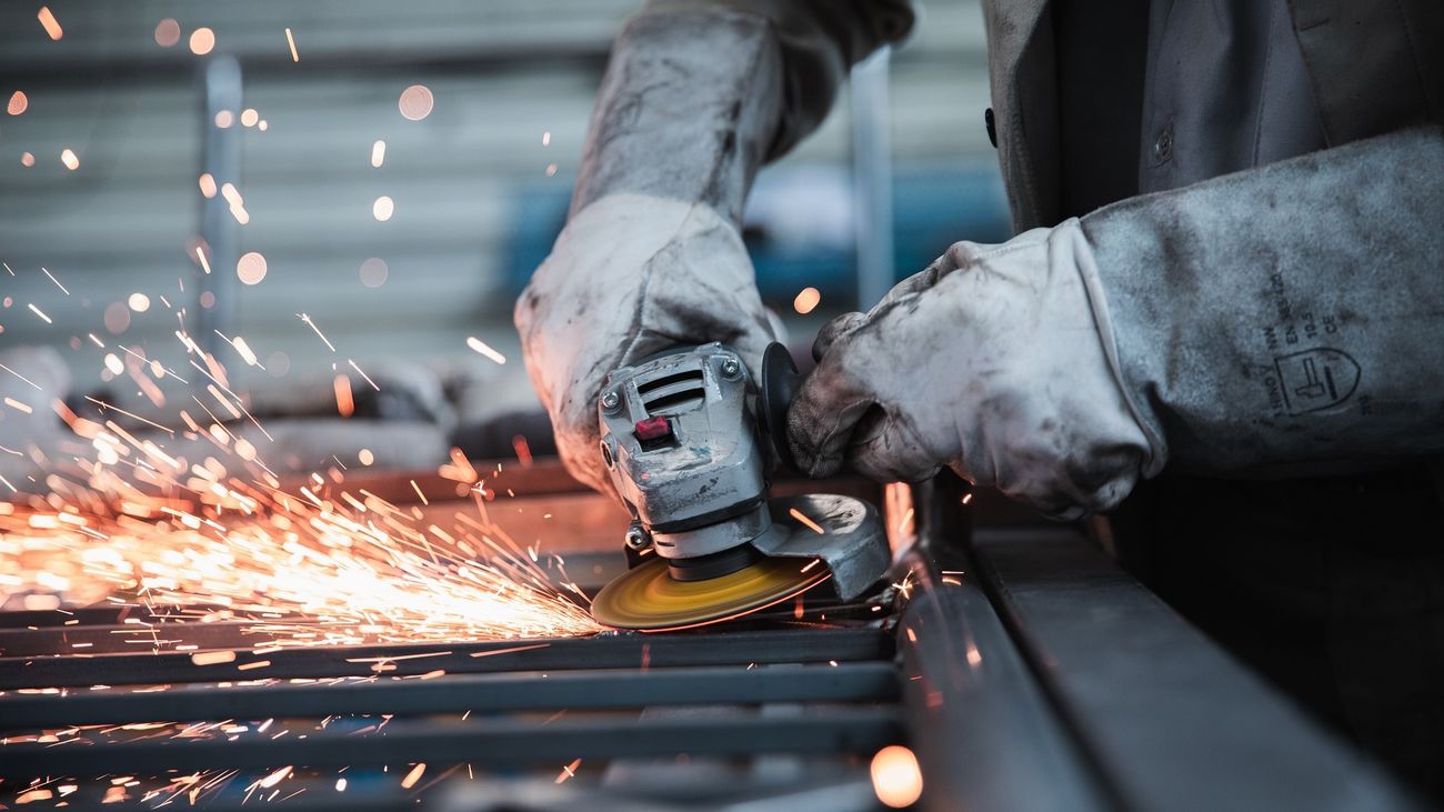 El Gobierno reforzará el control horario incluso si no saliera adelante la reducción de la jornada laboral, que sigue rechazando CEOE
