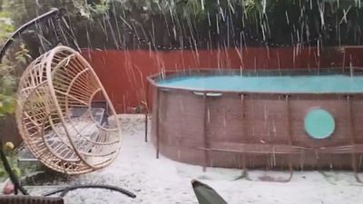 Una fuerte granizada sorprende a los vecinos de Alcalá de Henares