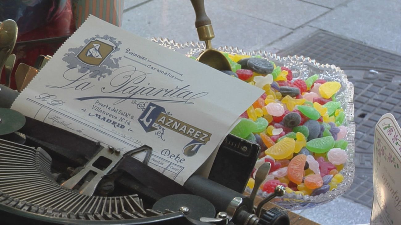 Miguel de Unamuno bautizó la centenaria bombonería La Pajarita