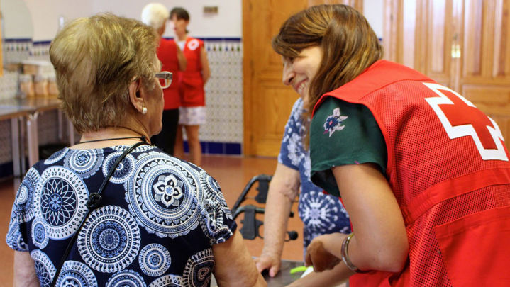 Programa de acompañamiento a mayores en la Comunidad de Madrid / Cruz Roja