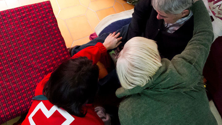 Asistencia a personas mayores en zonas rurales / Cruz Roja