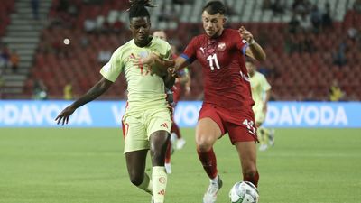 0-0. España inicia la defensa de la corona con empate ante Serbia