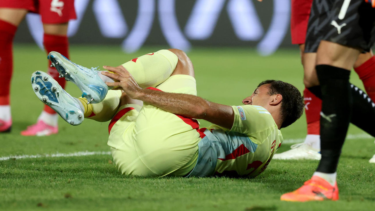 Oyarzabal regresa a casa con un esguince de alto grado de tobillo