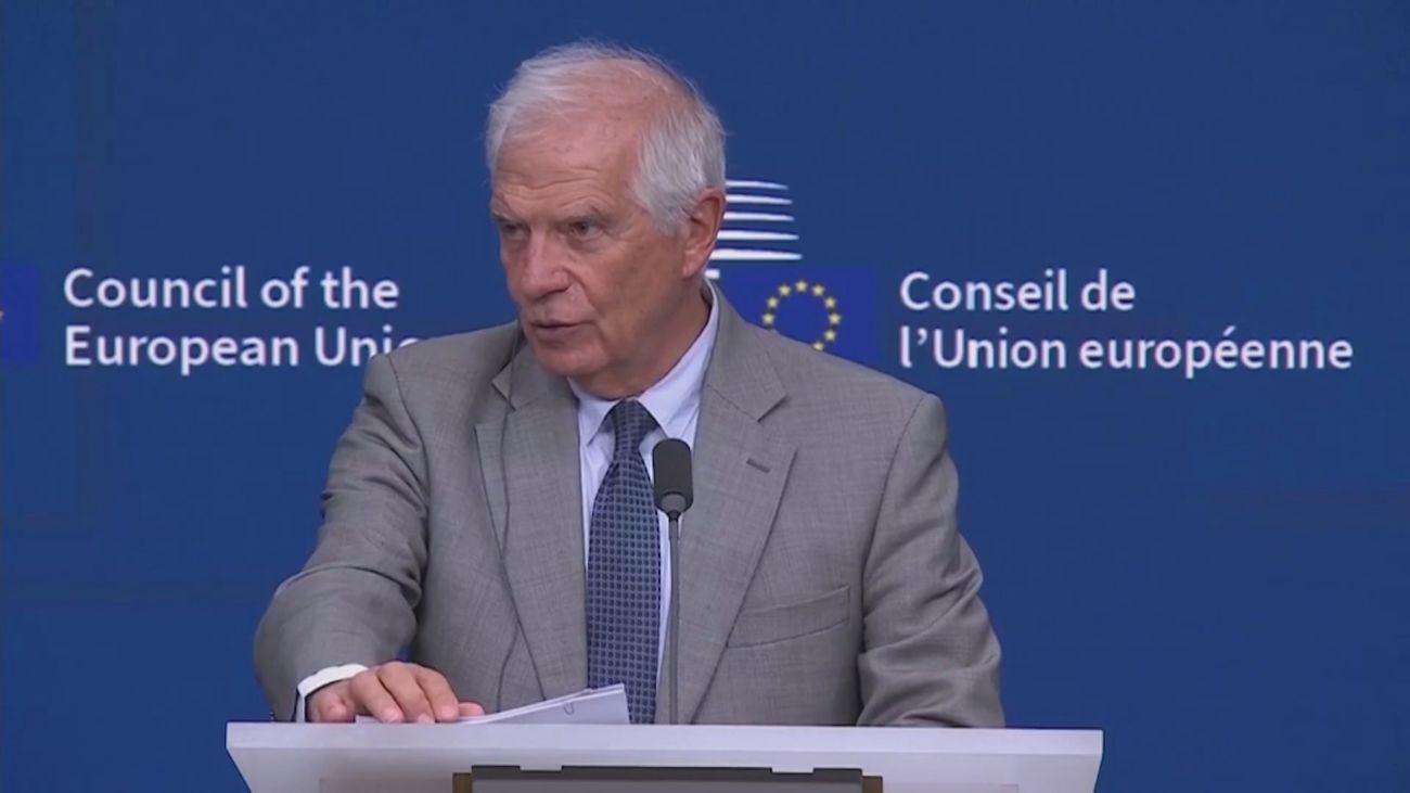 Borrell califica de "día triste para la democracia" la salida de González de Venezuela