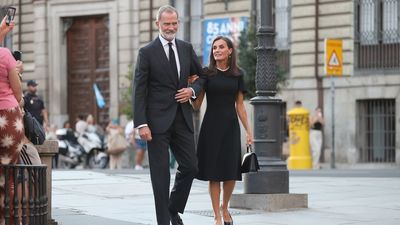 Los reyes y los eméritos, juntos en el funeral por Juan Gómez-Acebo