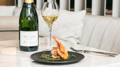 Saborea la gastronomía de los hoteles más lujosos de Madrid en su formato más popular, las tapas