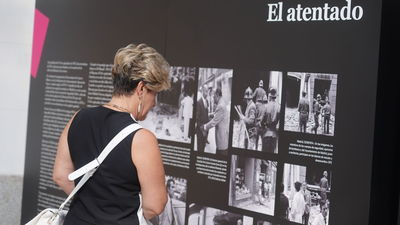 'Cincuenta imágenes para la memoria', un recuerdo a a las víctimas del atentado de ETA en la calle del Correo
