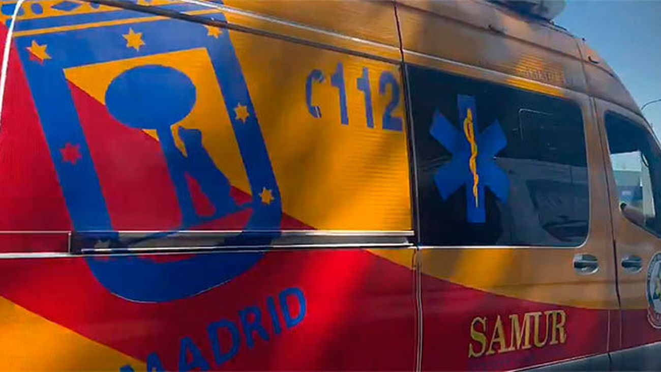 Herido grave al ser atropellado por una furgoneta tras bajar de su vehículo averiado en Madrid