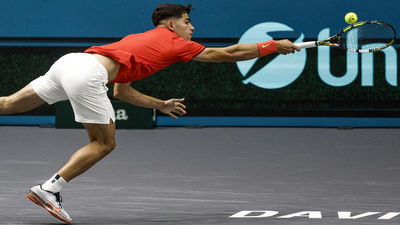 Alcaraz y Bautista dan a España la victoria ante Chequia en la Copa Davis