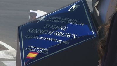 Madrid instala una placa conmemorativa a Eugene Kenneth Brown, asesinado por ETA en 1985