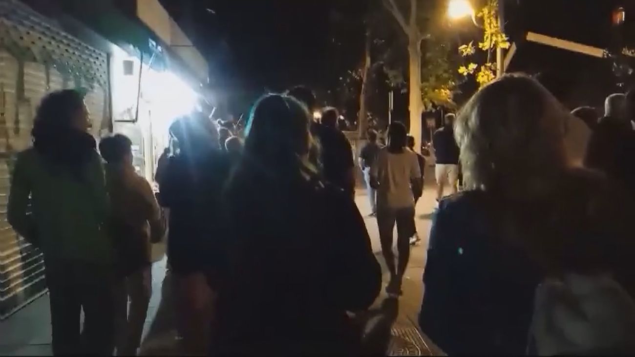 Patrullas vecinales recorren las calles para denunciar la inseguridad en el distrito de San Blas-Canillejas